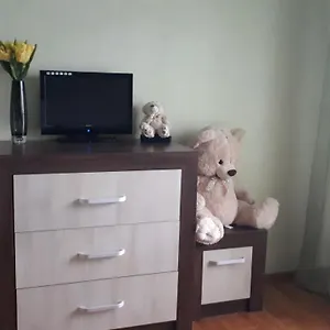  Проживание в семье Tulips - Guest Close To The Airport, Free Street Parking Болгария